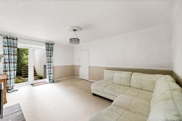 2 bedroom Maisonette in Folkestone, Kent