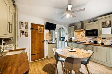 2 bedroom Cottage in Folkestone, Kent