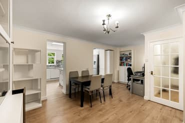 3 bedroom Semi-Detached House in Folkestone, Kent