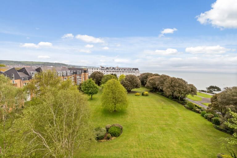 2 bedroom Apartment in Folkestone, Kent