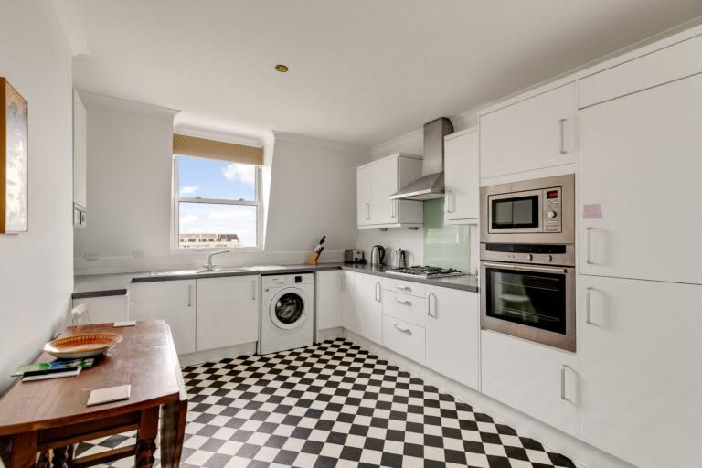 2 bedroom Apartment in Folkestone, Kent