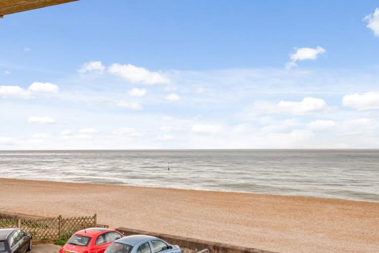 2 bedroom Apartment in Folkestone, Kent