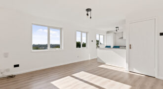 76 Holywell Avenue