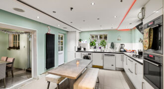 1 Meadow Way Shooters Hill