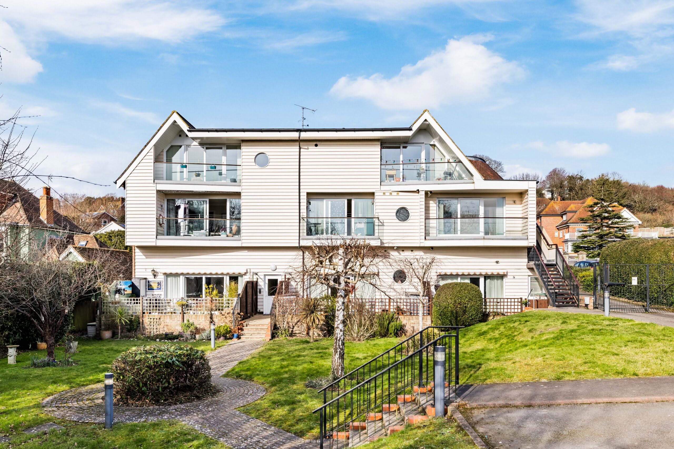 2 bedroom Apartment in Hythe, Kent