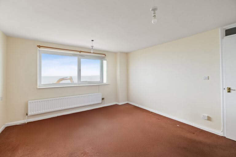 2 bedroom Apartment in Folkestone, Kent