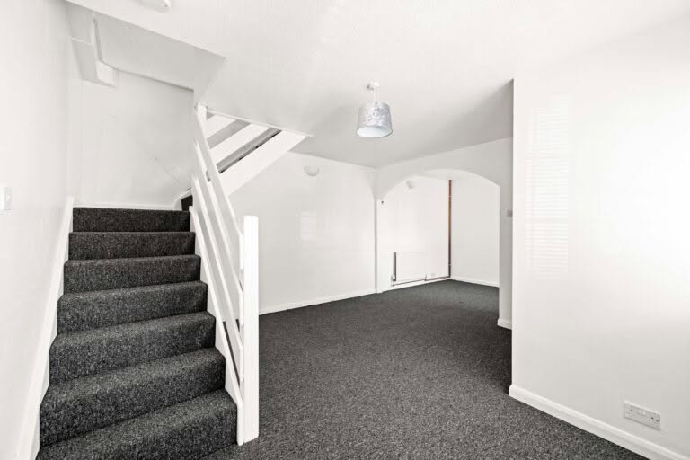 2 bedroom Terraced House in Folkestone, Kent
