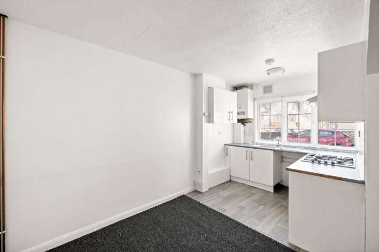2 bedroom Terraced House in Folkestone, Kent