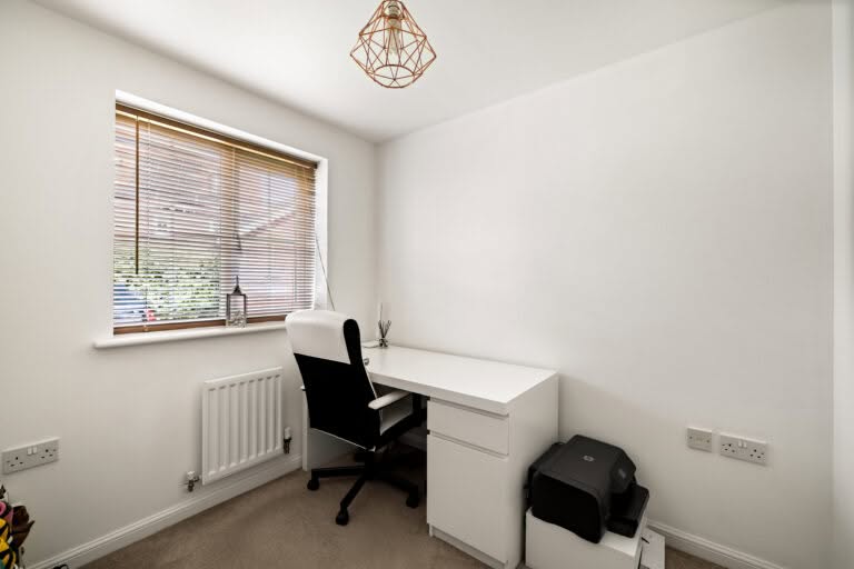 4 bedroom Detached House in Folkestone, Kent