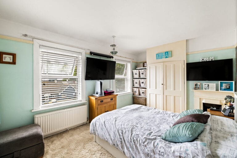 3 bedroom Semi-Detached House in Dover, Kent