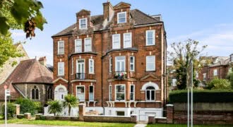 Flat 2, 58 Castle Hill Avenue