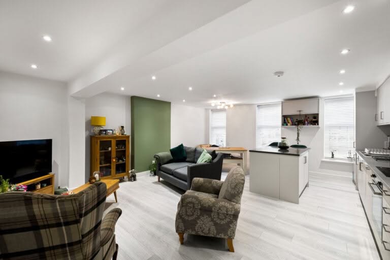 3 bedroom Ground Floor Flat in Folkestone, Kent