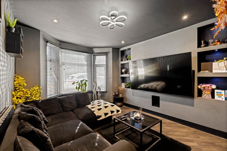 3 bedroom Semi-Detached House in Dover, Kent