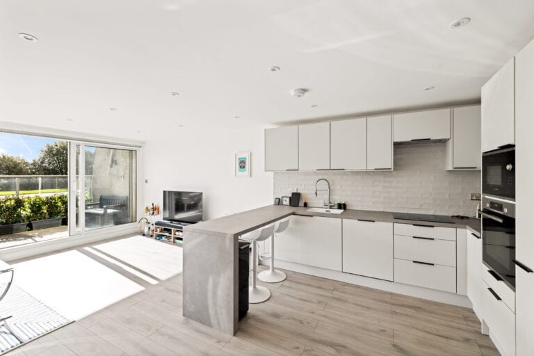 2 bedroom Apartment in Folkestone, Kent