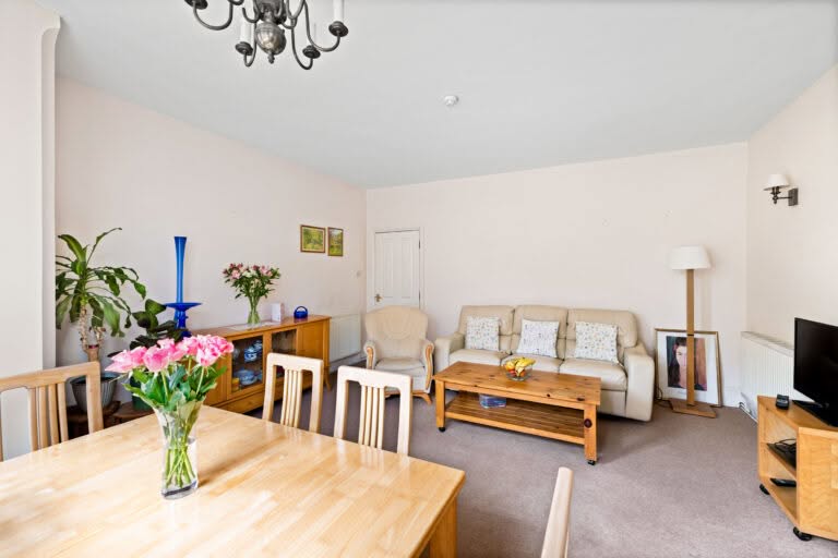 2 bedroom Apartment in Folkestone, Kent