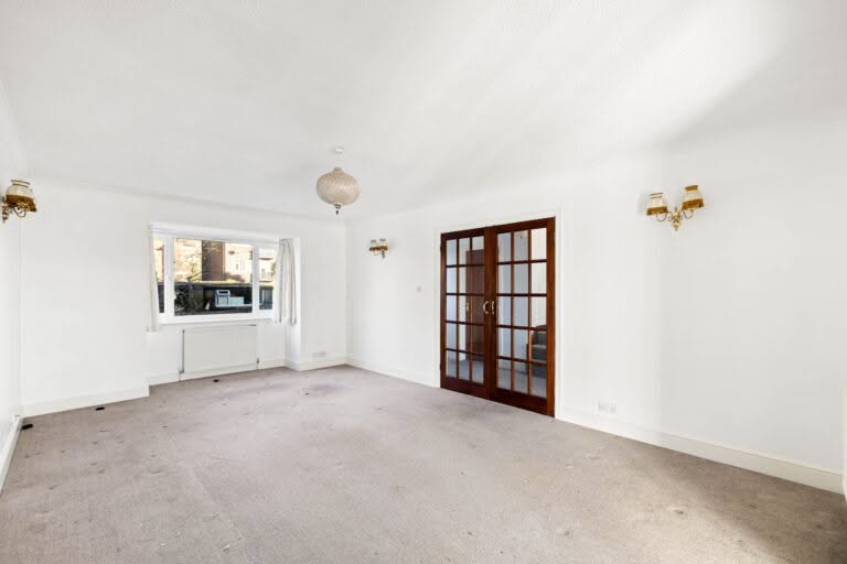 4 bedroom Detached House in Hythe, Kent