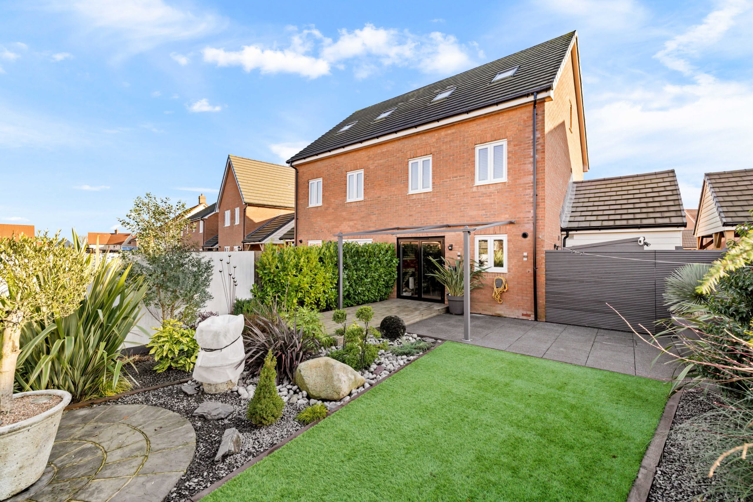 3 bedroom Semi-Detached House in Dover, Kent