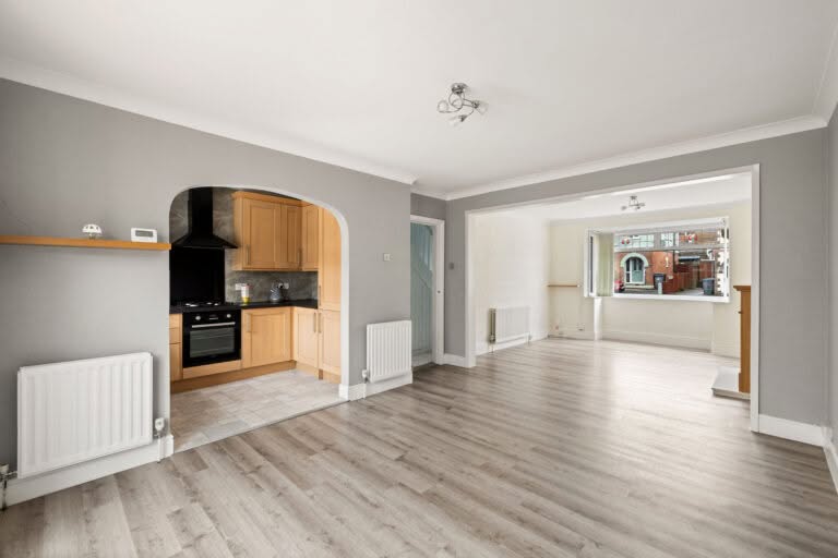 3 bedroom Semi-Detached House in Dover, Kent