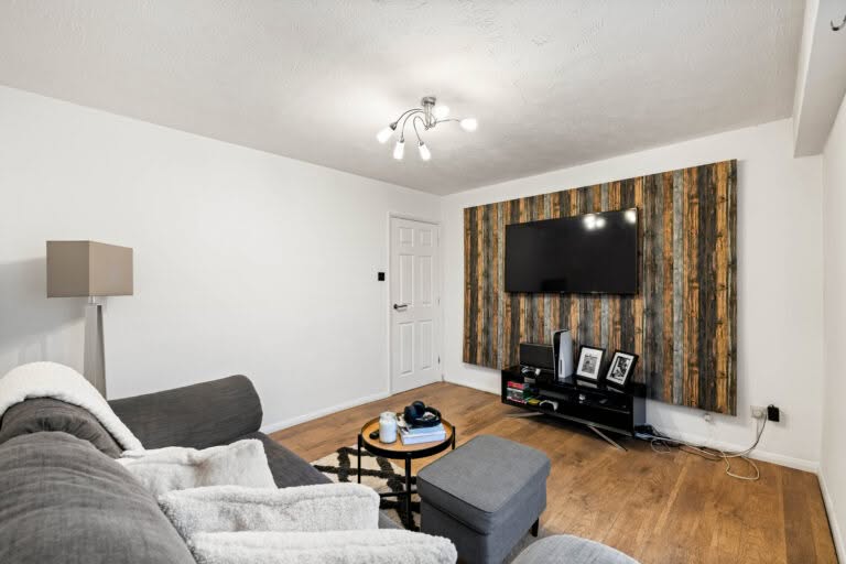 1 bedroom Maisonette in Folkestone, Kent