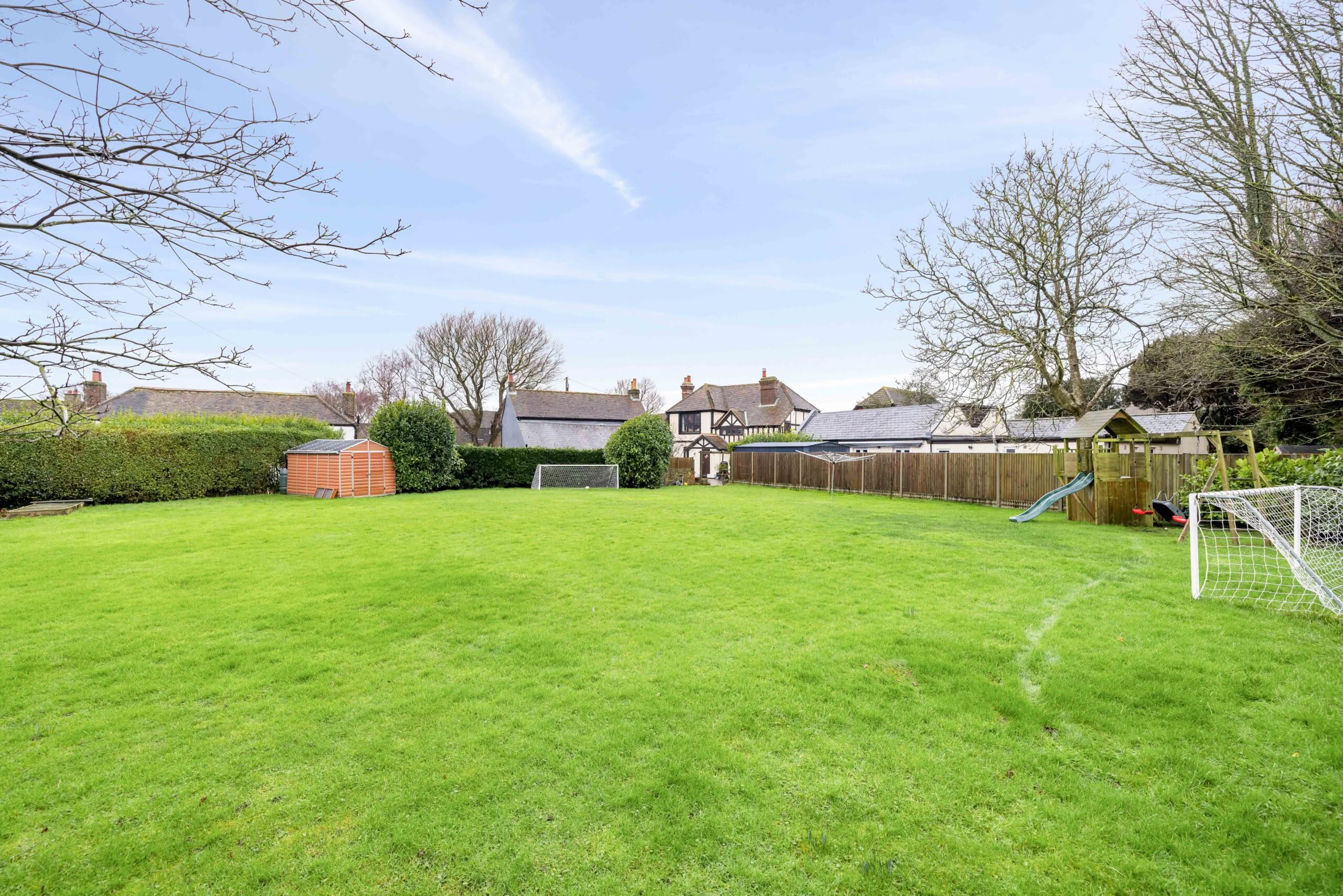 4 bedroom Detached House in Dover, Kent