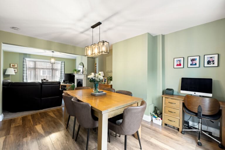 3 bedroom Semi-Detached House in Dover, Kent