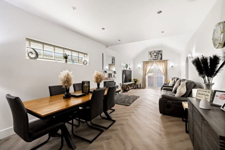 4 bedroom Detached Bungalow in Folkestone, Kent