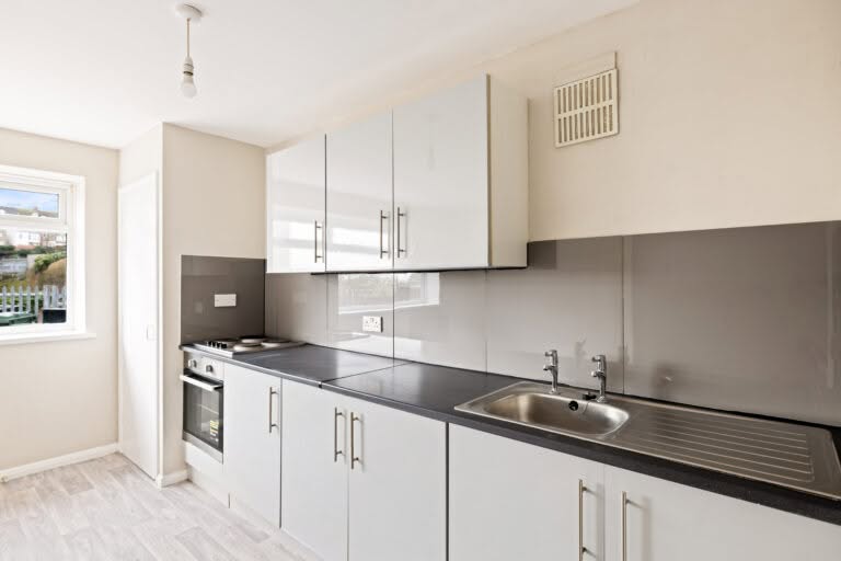 1 bedroom Ground Floor Flat in Folkestone, Kent