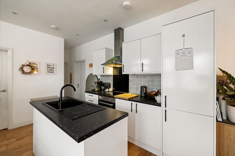2 bedroom Ground Floor Flat in Folkestone, Kent