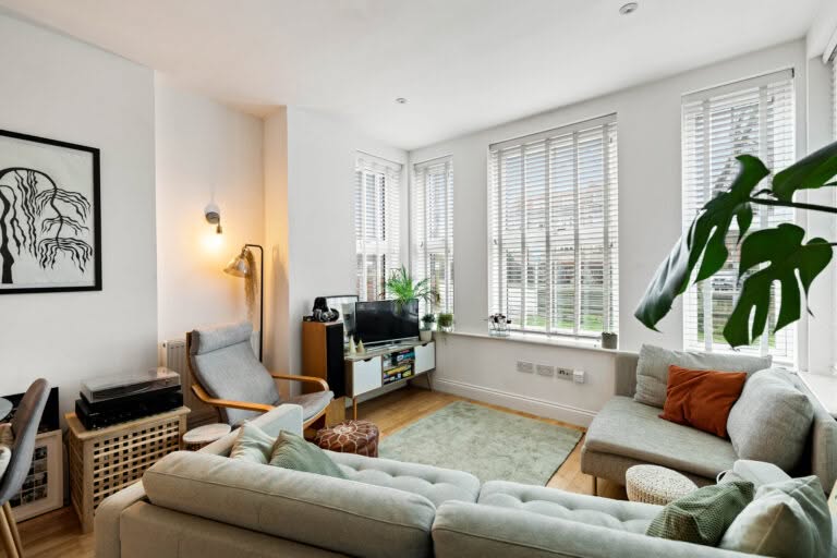 2 bedroom Ground Floor Flat in Folkestone, Kent