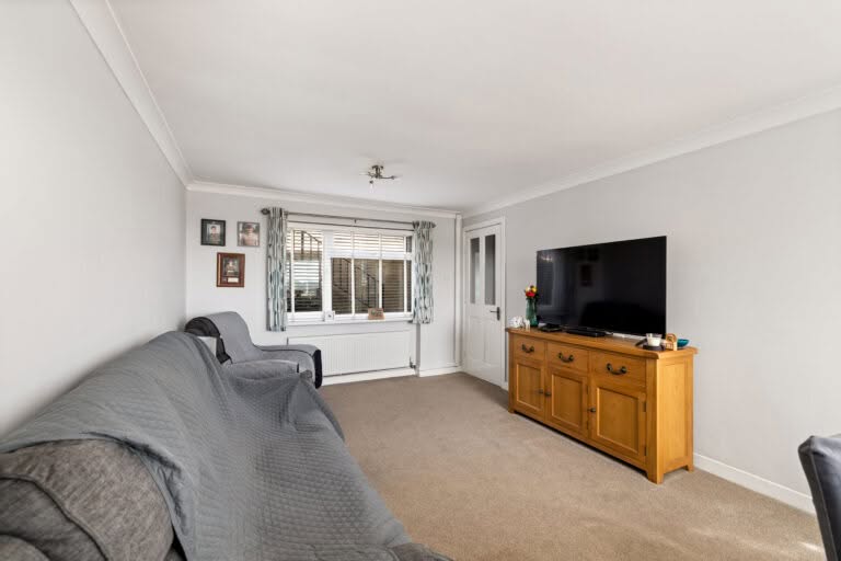 3 bedroom Semi-Detached House in Dover, Kent