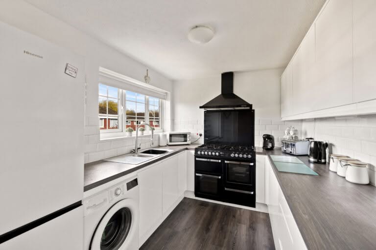 5 bedroom End of Terrace House in Folkestone, Kent