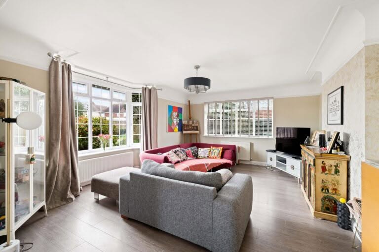 5 bedroom Detached House in Folkestone, Kent