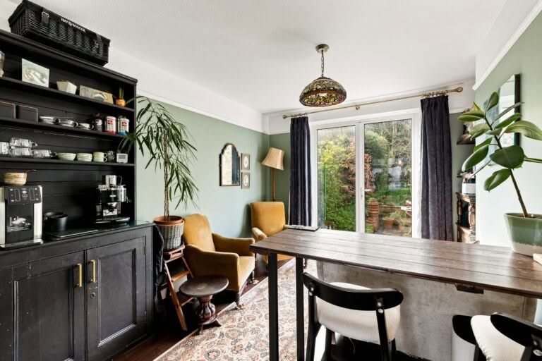 3 bedroom Semi-Detached House in Dover, Kent