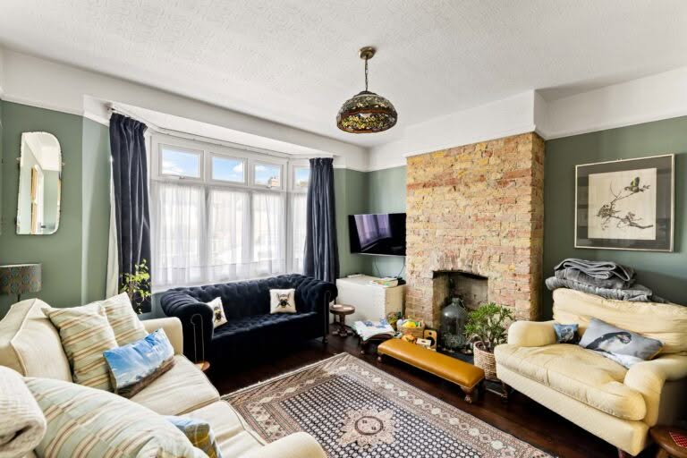 3 bedroom Semi-Detached House in Dover, Kent