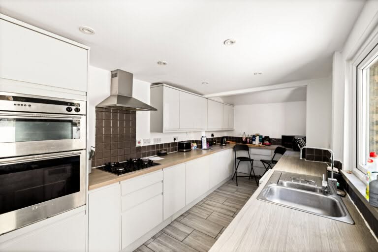 4 bedroom Terraced House in Folkestone, Kent
