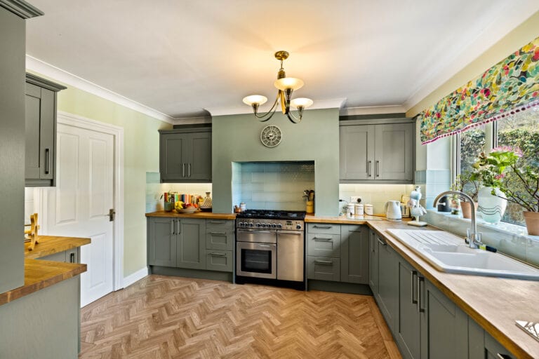4 bedroom Detached Bungalow in Dover, Kent
