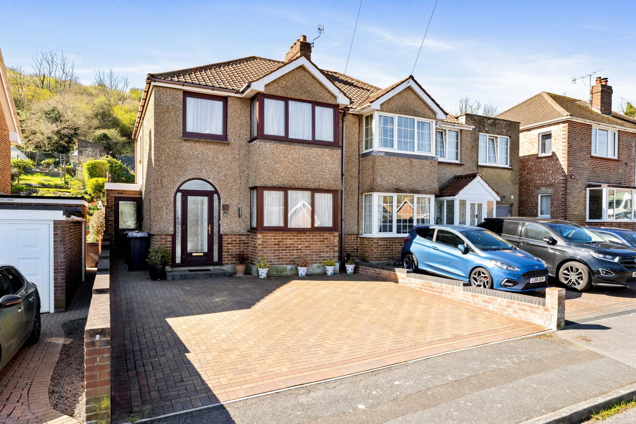 3 bedroom Semi-Detached House in Dover, Kent