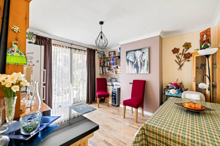 3 bedroom Semi-Detached House in Dover, Kent