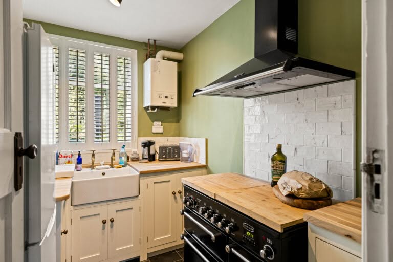 3 bedroom Semi-Detached House in Dover, Kent