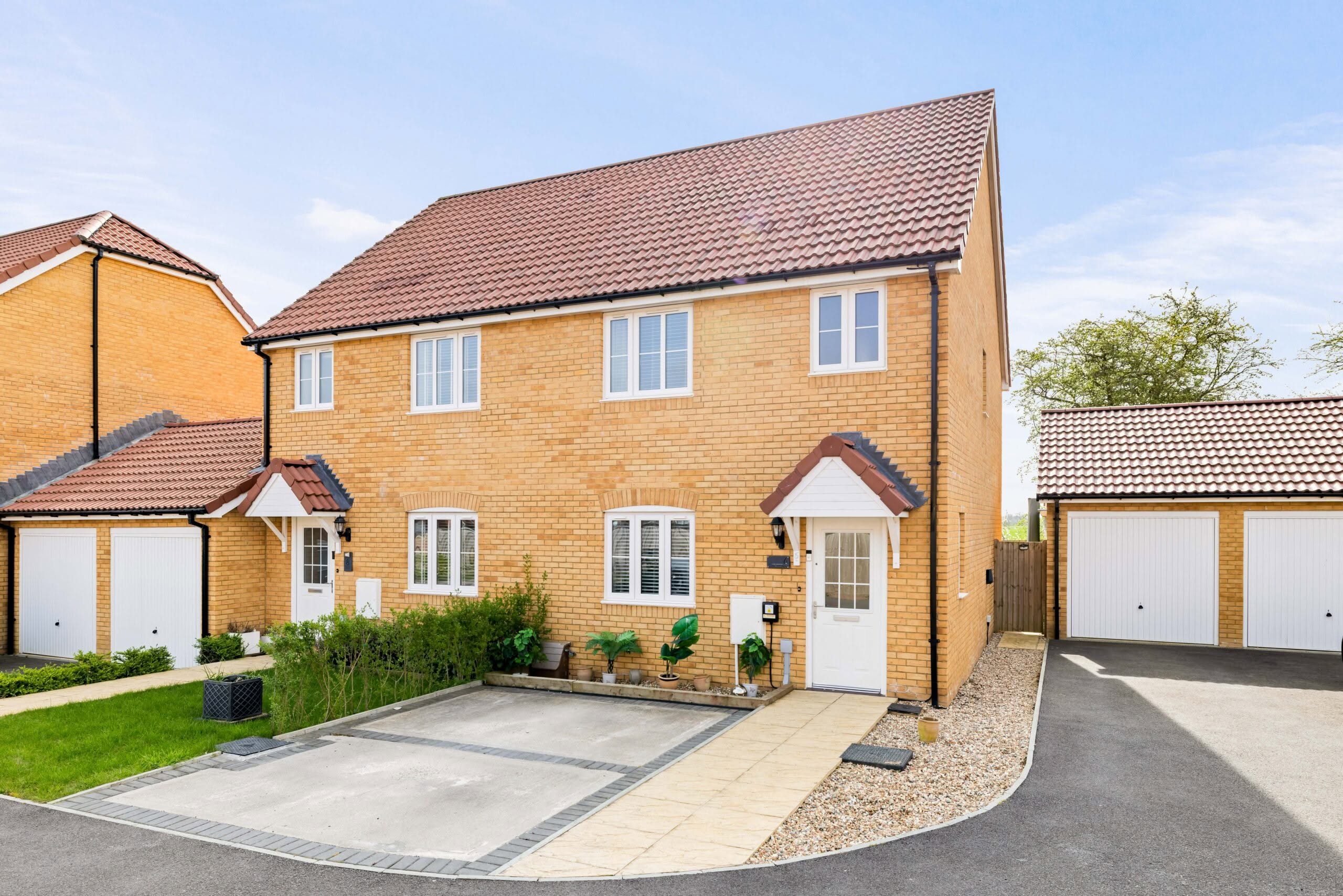3 bedroom Semi-Detached House in Kent, Kent