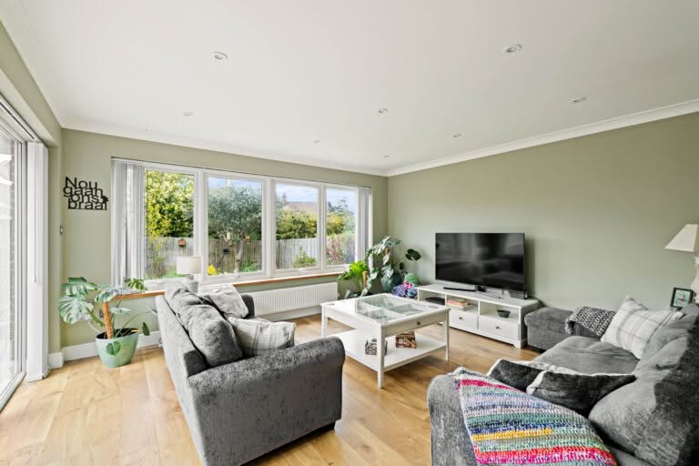 4 bedroom Detached House in Folkestone, Kent