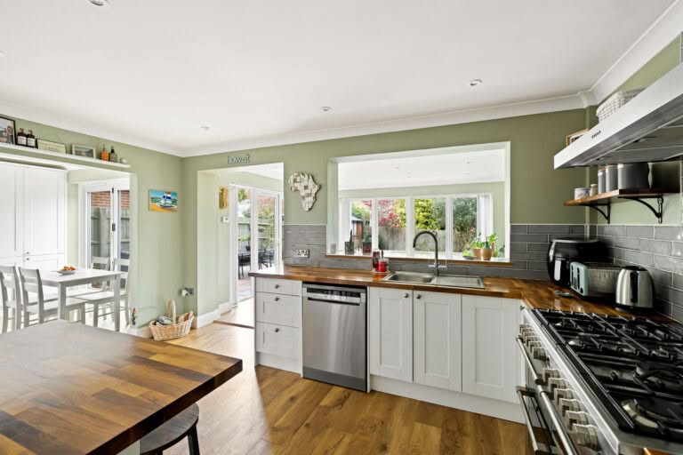 4 bedroom Detached House in Folkestone, Kent