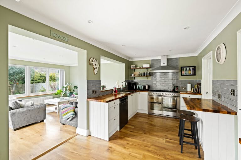 4 bedroom Detached House in Folkestone, Kent