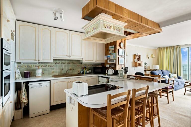 3 bedroom End of Terrace House in Folkestone, Kent