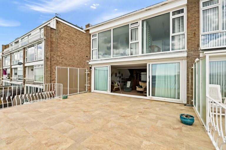 3 bedroom End of Terrace House in Folkestone, Kent