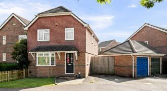 17 Hunt Close