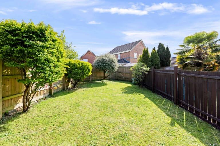 4 bedroom Detached House in Folkestone, Kent