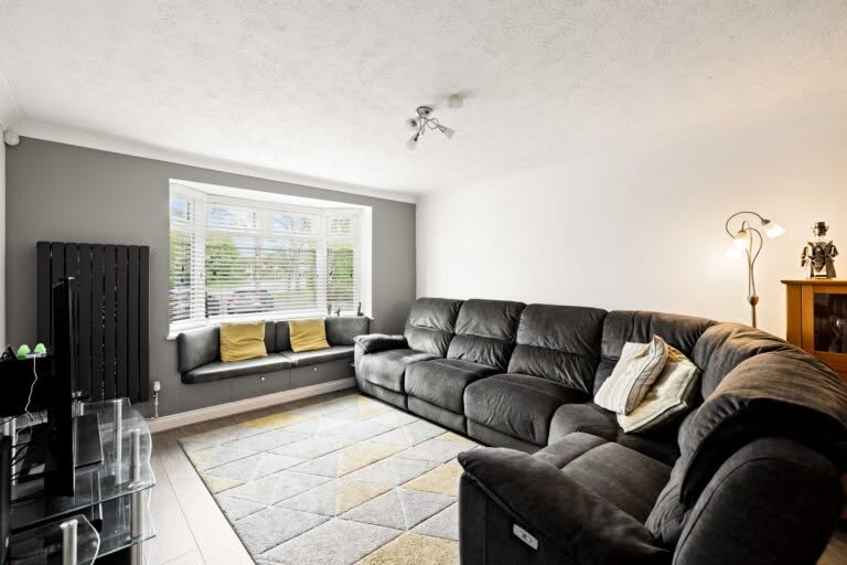 4 bedroom Detached House in Folkestone, Kent