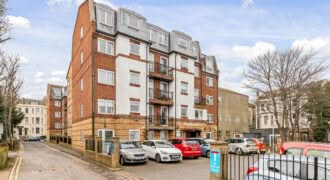 Flat 31 Pleydell Court Pleydell Gardens