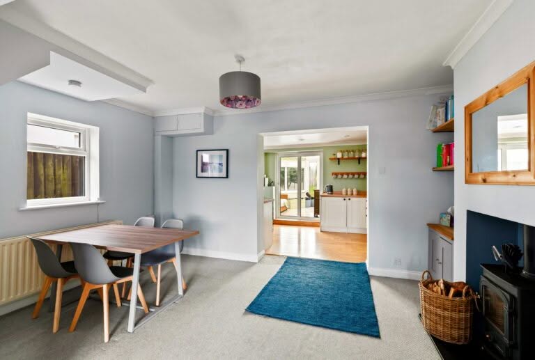 3 bedroom Semi-Detached House in Folkestone, Kent